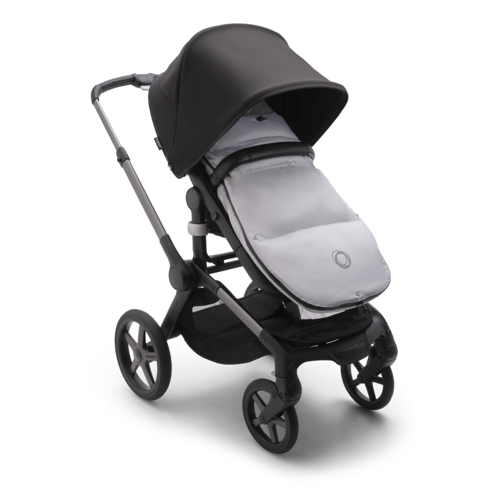 Bugaboo-fox5-black-bassinet-astro-purple-newborn-inlay-and-changing-clutch_a (534)