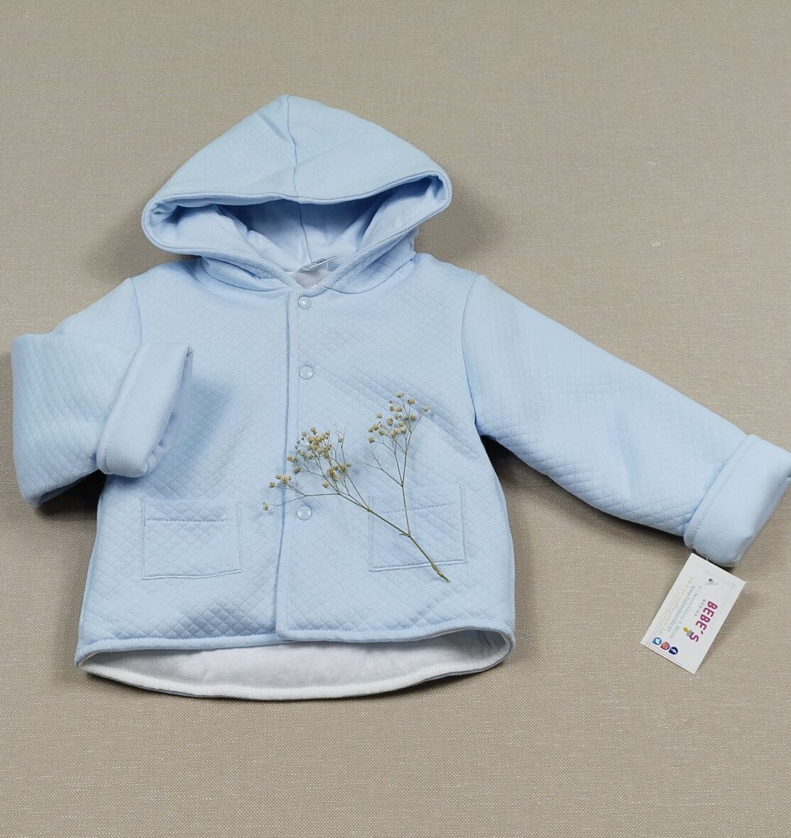 Chaqueta con capucha olinolito