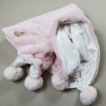 Manta-pelo-pompones-rosa-9955